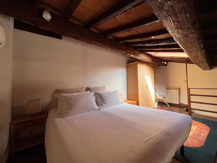 Spacious Apartment Near Arno River Φλωρεντία