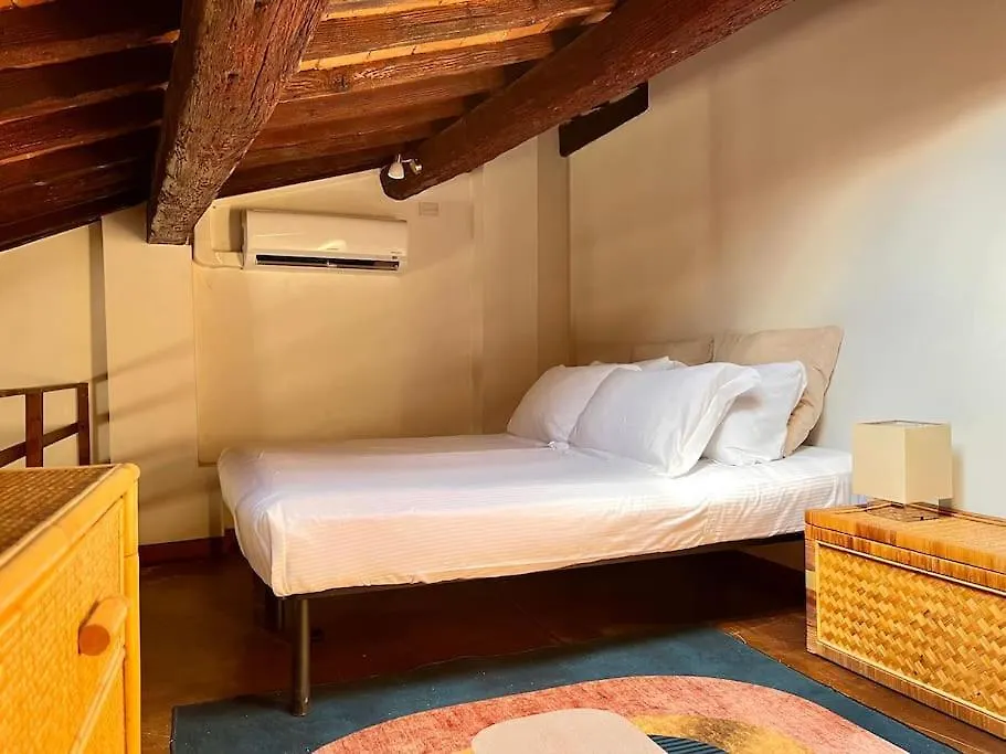 Spacious Apartment Near Arno River Φλωρεντία