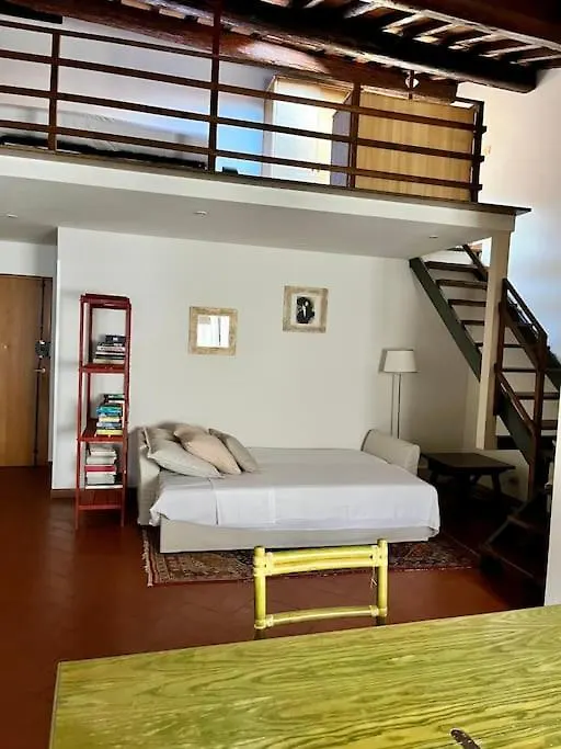 Spacious Apartment Near Arno River Φλωρεντία 0*,  Ιταλία